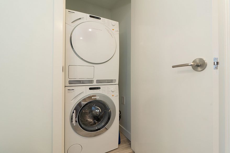 2010 1480 Howe Street