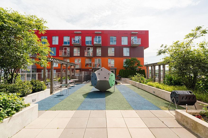 808 933 E Hastings Street