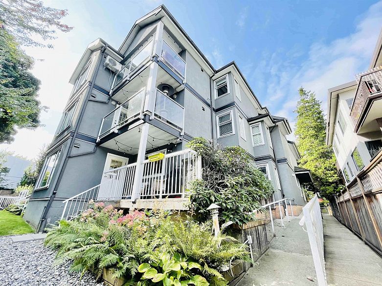 2 3238 Quebec Street