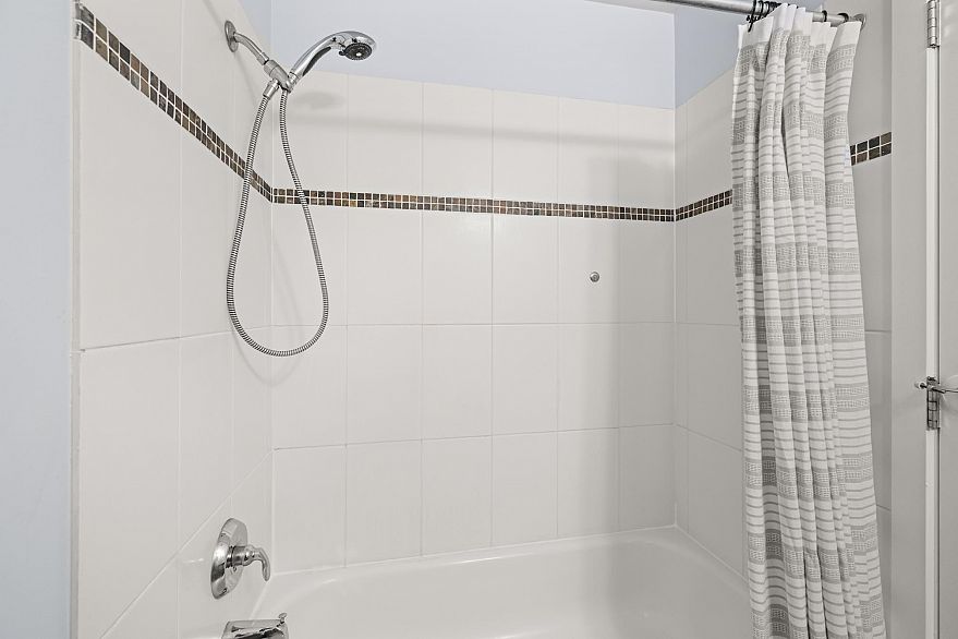 PH6 2265 E Hastings Street