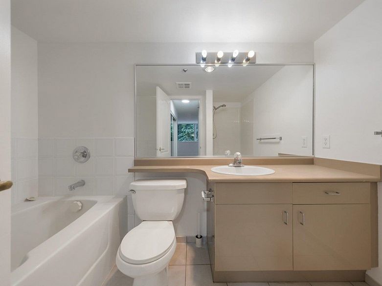 307 3061 E Kent Avenue North