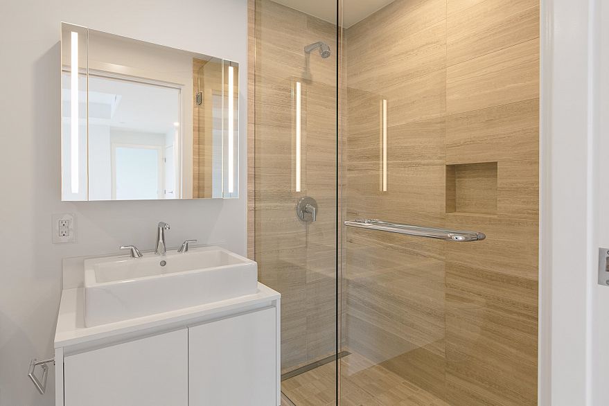 2501 1480 Howe Street