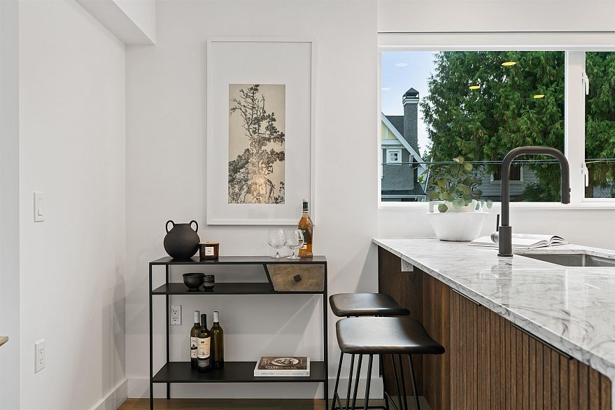 201 3590 W 39th Avenue