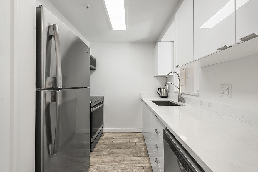 1401 811 Helmcken Street