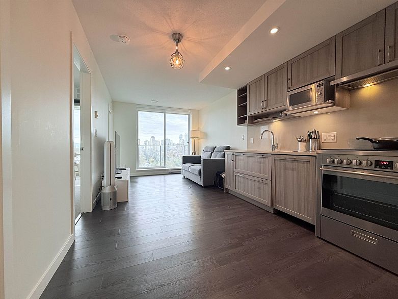 2101 5470 Ormidale Street