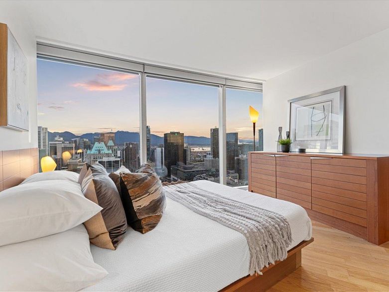 3204 938 Nelson Street