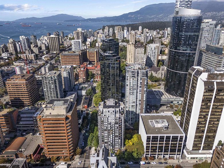 1401 811 Helmcken Street