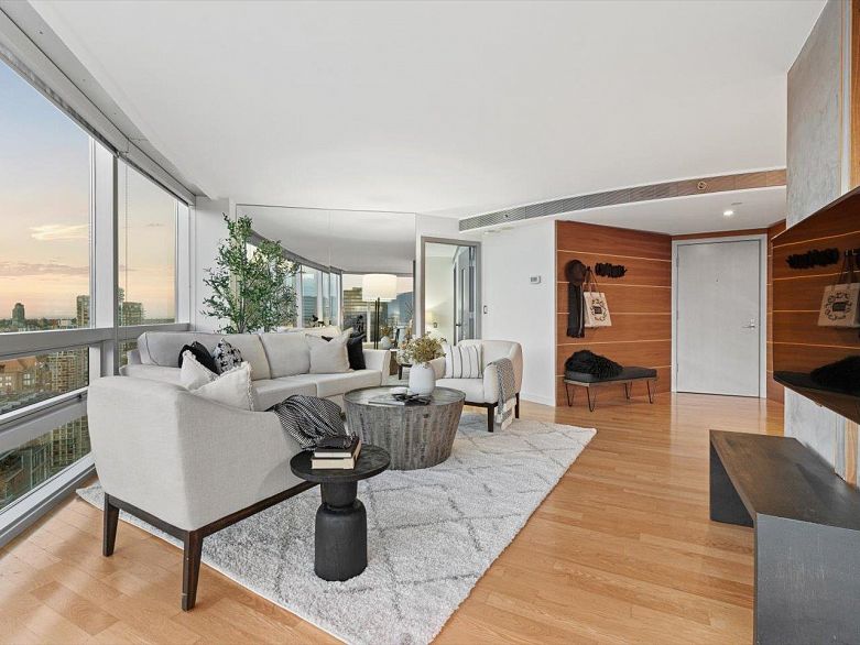 3204 938 Nelson Street