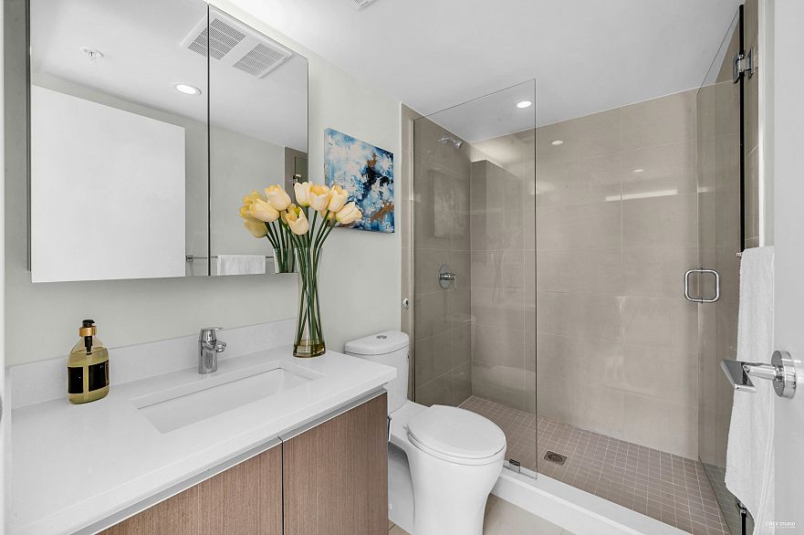 1606 1009 Harwood Street