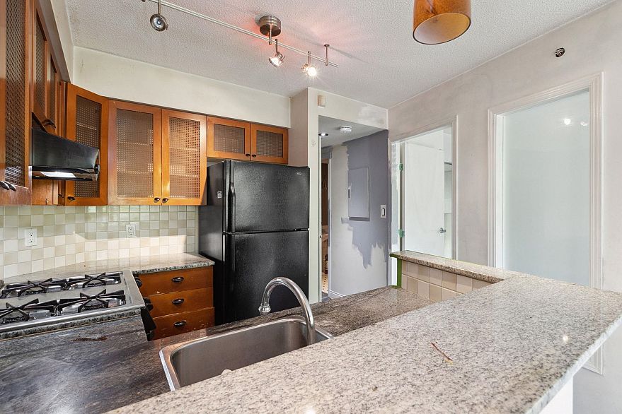 301 55 Alexander Street