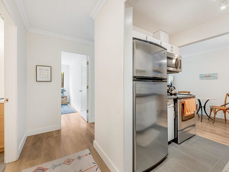 209 2366 Wall Street