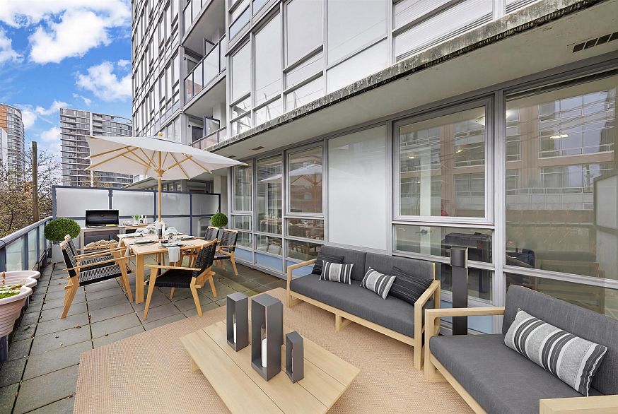 307 928 Beatty Street