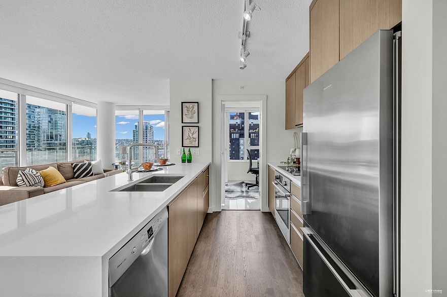 1606 1009 Harwood Street