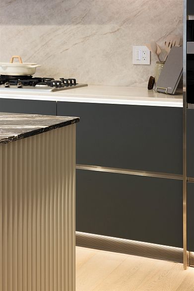 1 1177 W 33rd Avenue