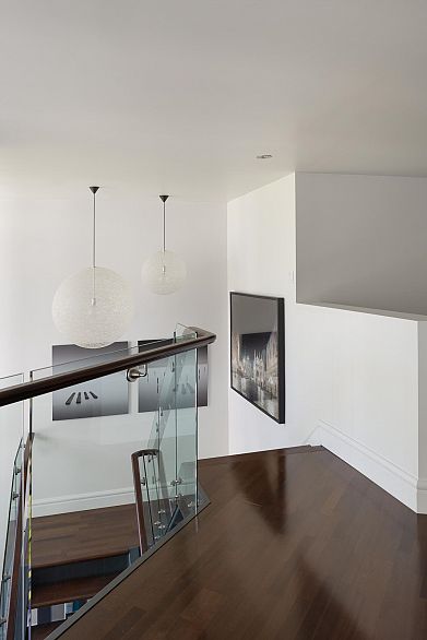 401 988 Richards Street