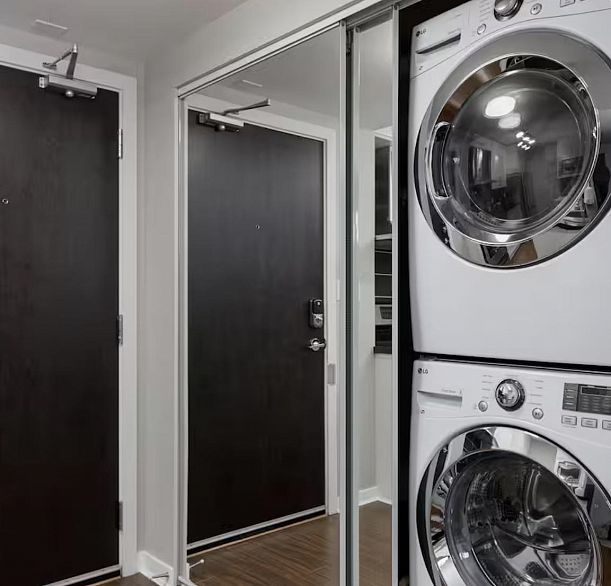 701 633 Abbott Street