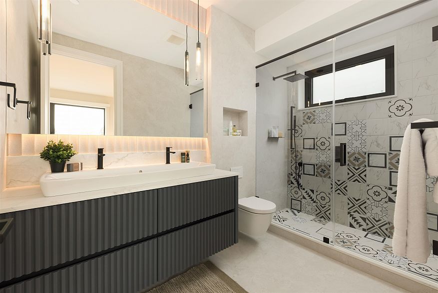 1 1177 W 33rd Avenue