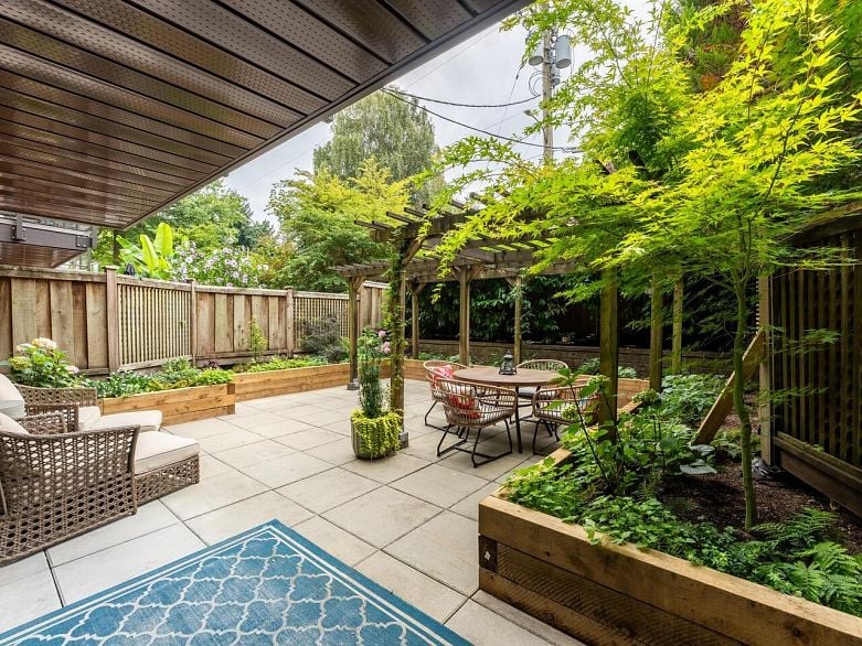 209 2366 Wall Street