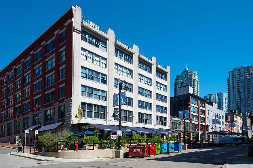 2201 977 Mainland Street