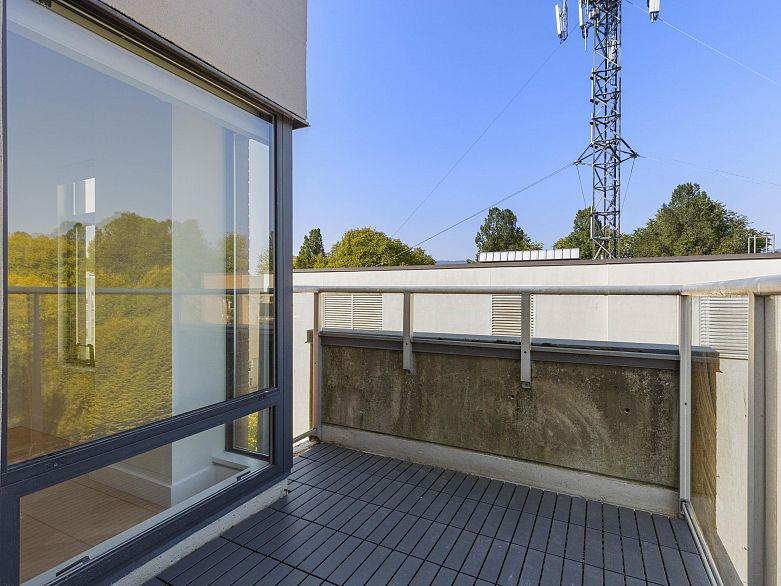 612 2228 Marstrand Avenue