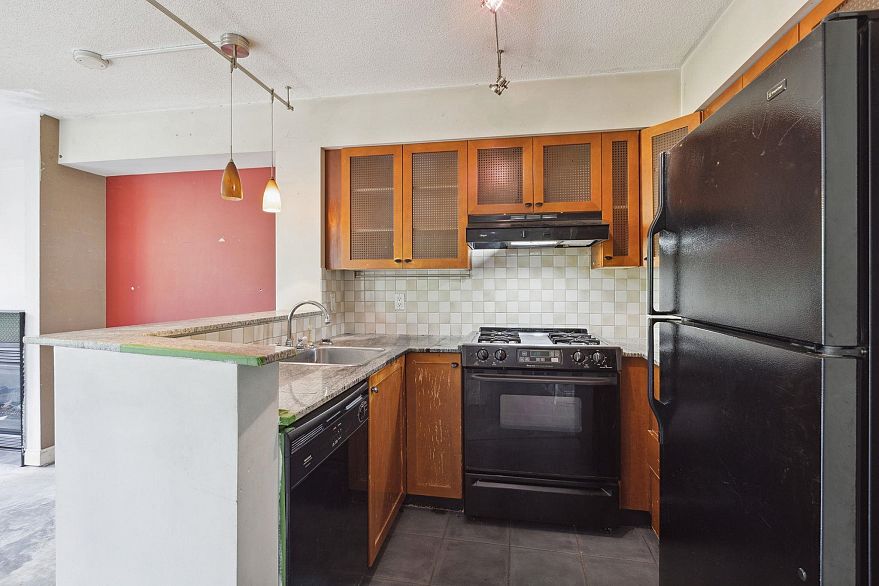 301 55 Alexander Street