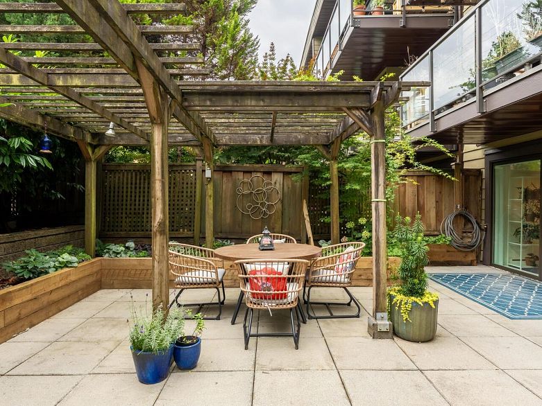 209 2366 Wall Street