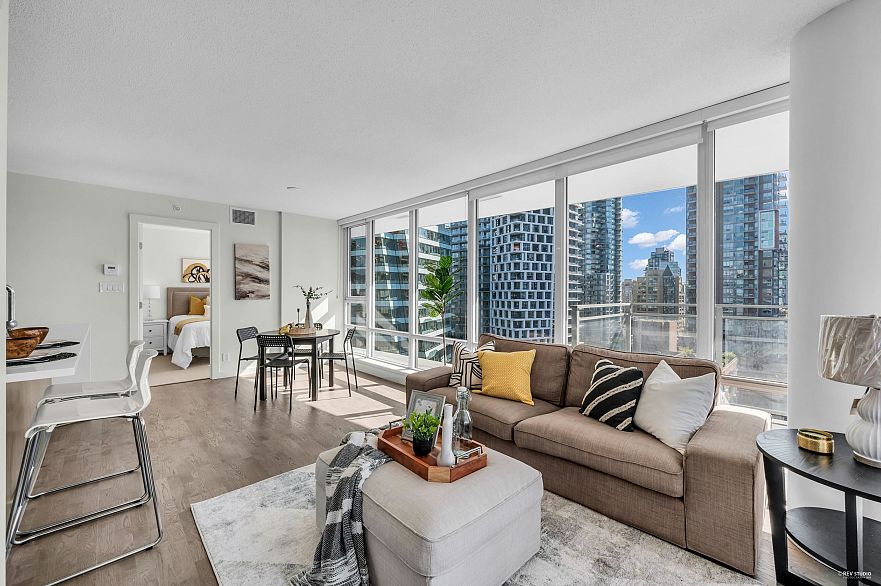 1606 1009 Harwood Street