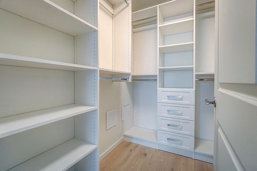 903 1211 Melville Street