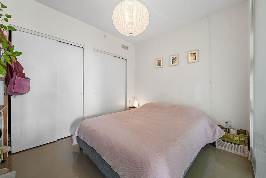 715 221 Union Street