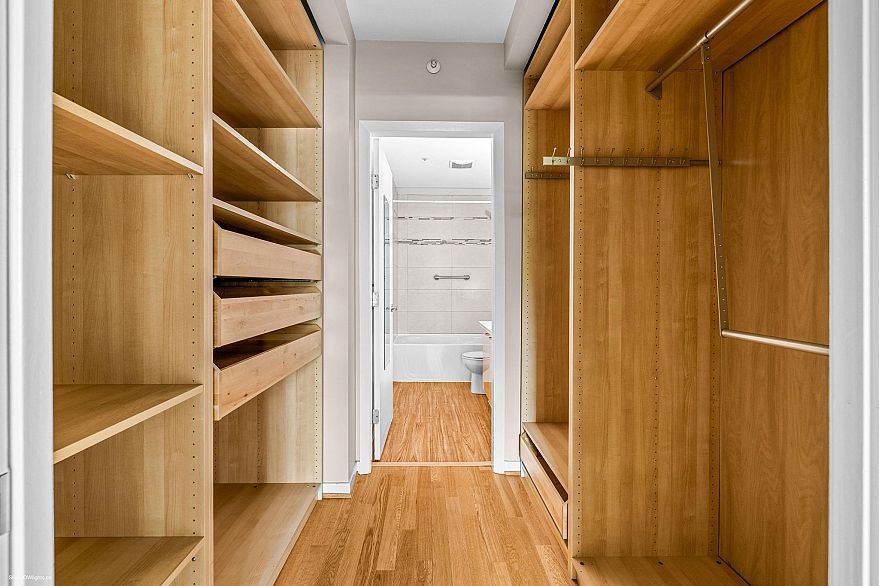 207 2228 Marstrand Avenue