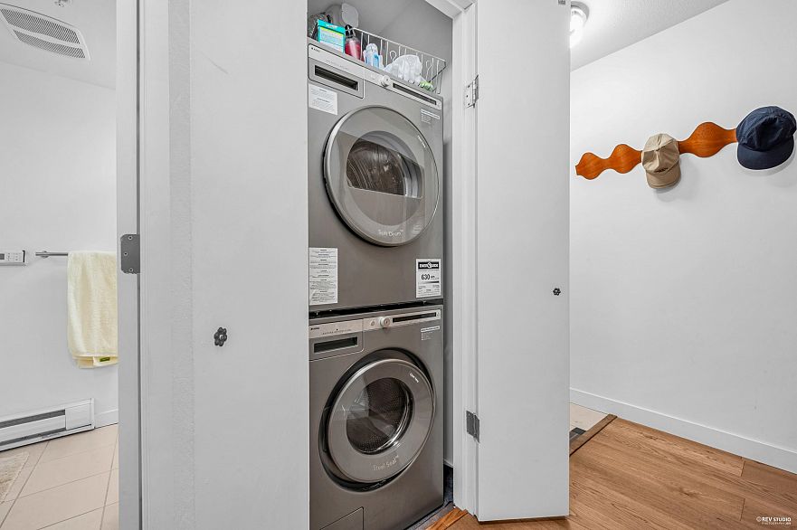 301 2096 W 46th Avenue