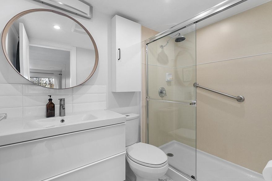 305 1950 E 11 Avenue