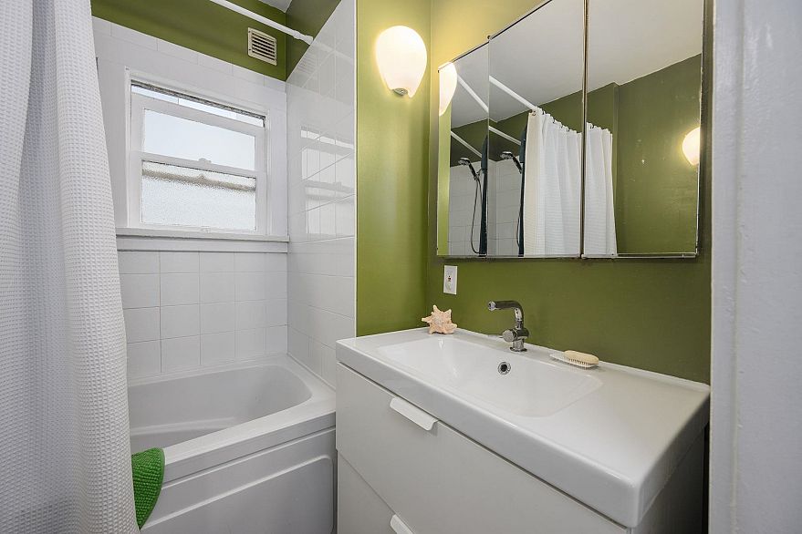 2633 Venables Street