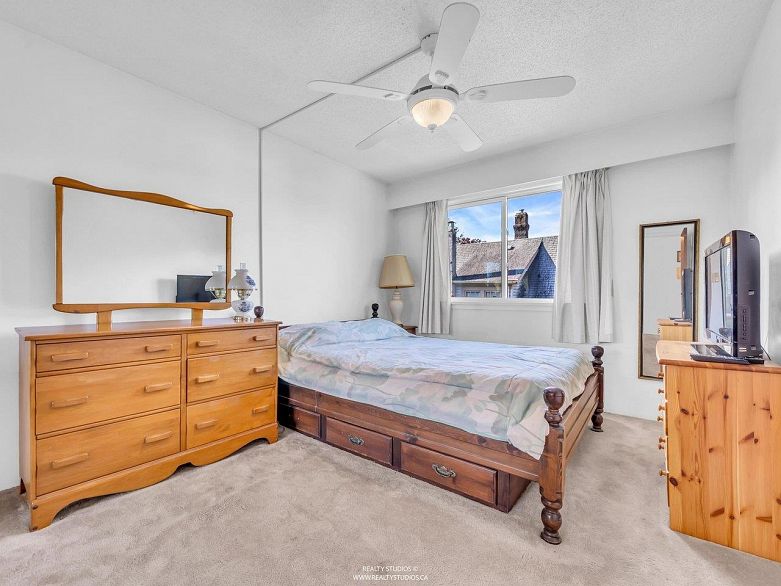 311 2121 W 6th Avenue