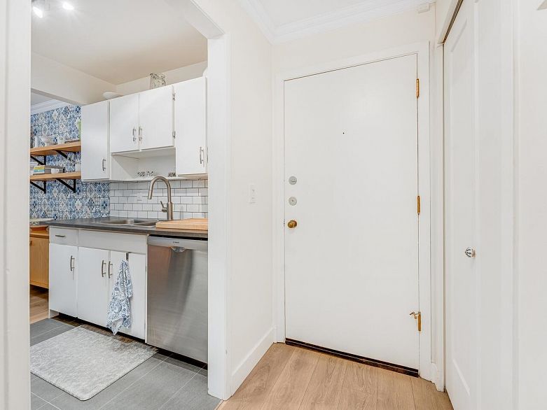 209 2366 Wall Street