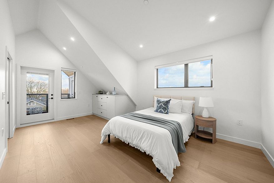 2 2247 Parker Street