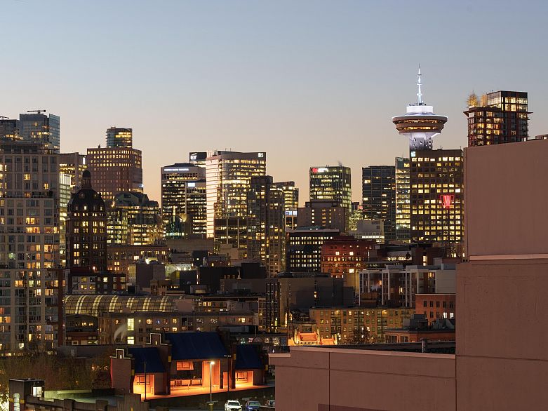 801 221 Union Street