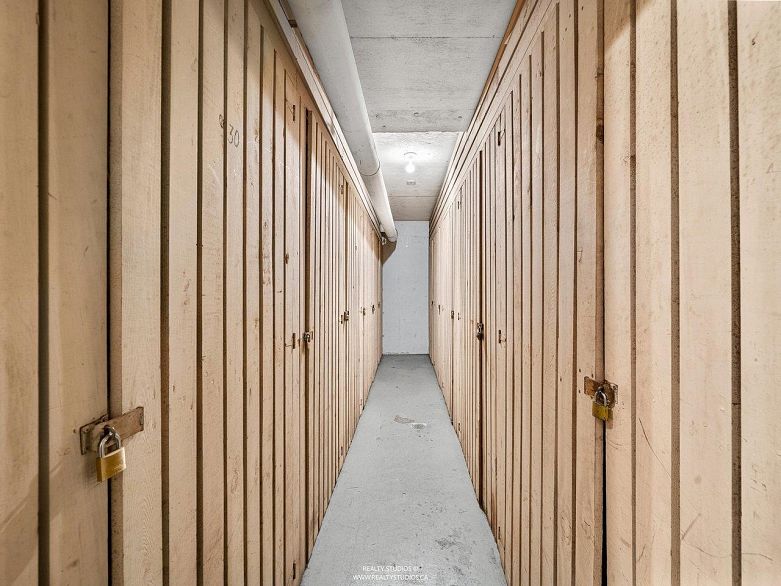 311 2121 W 6th Avenue