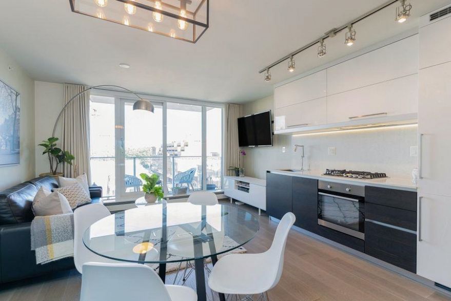 910 189 Keefer Street