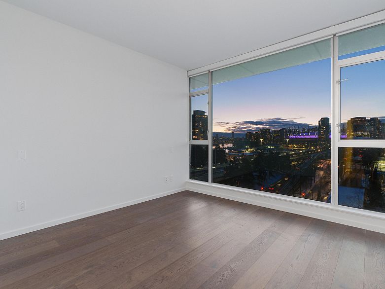 801 221 Union Street