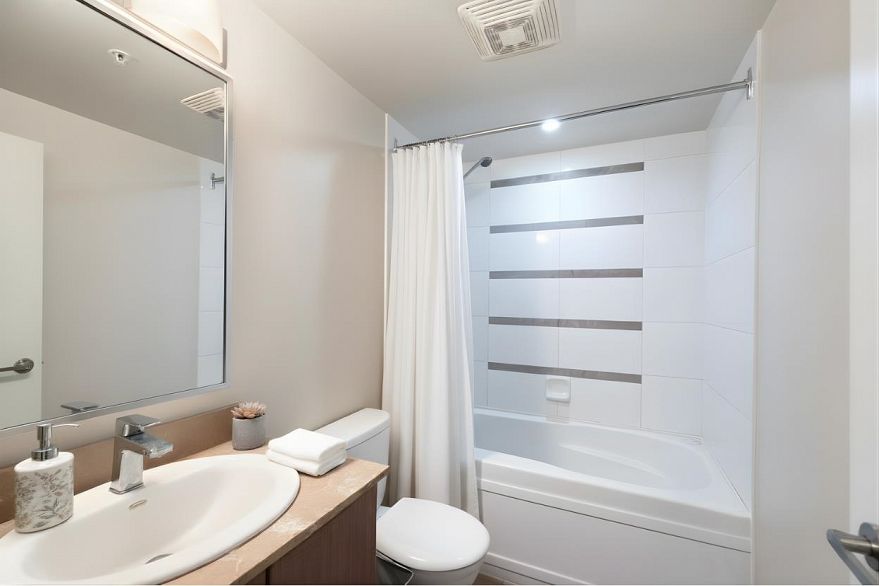 2201 977 Mainland Street