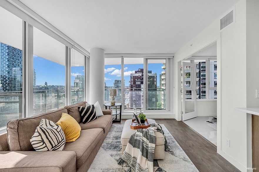 1606 1009 Harwood Street