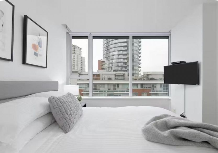 701 633 Abbott Street