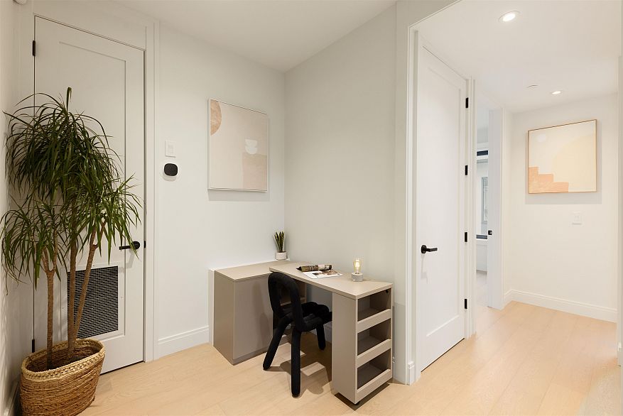 1 1177 W 33rd Avenue