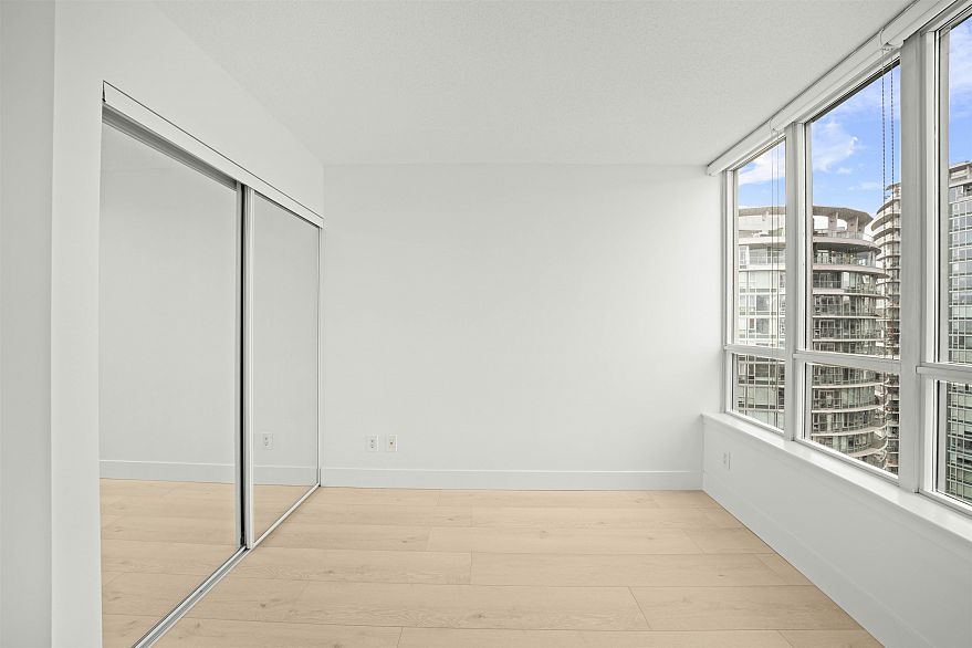 2501 63 Keefer Place