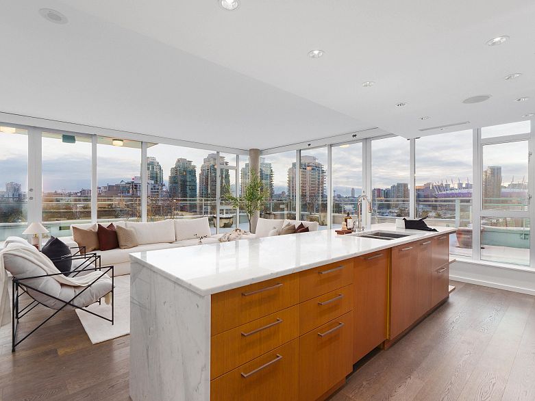 801 221 Union Street