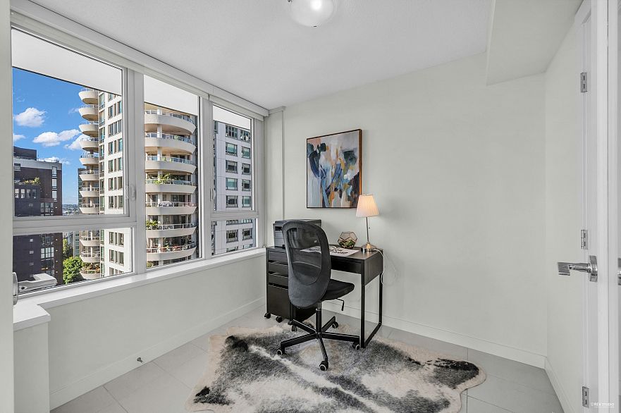 1606 1009 Harwood Street