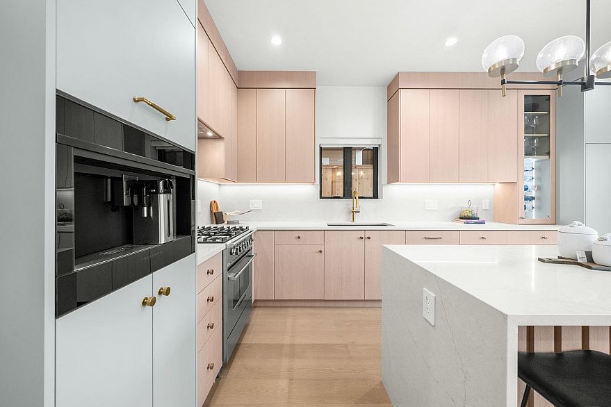 2 2247 Parker Street