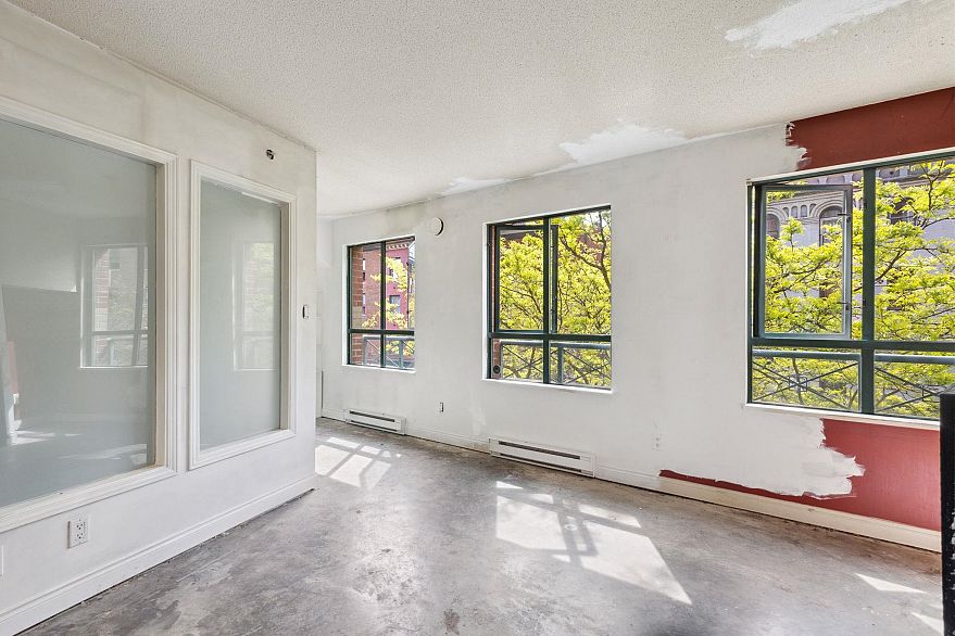 301 55 Alexander Street