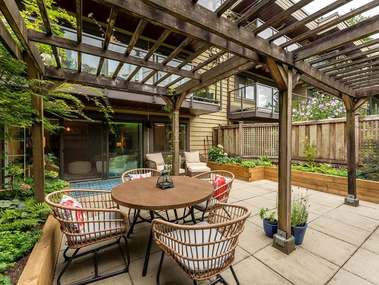 209 2366 Wall Street